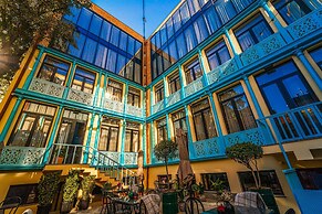 Makmani Hotel