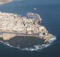 Nzar Khoury For Hosting