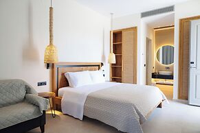 Kouros Blanc Resort & Suites