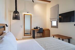 Kouros Blanc Resort & Suites