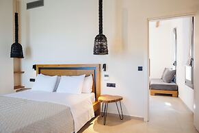 Kouros Blanc Resort & Suites