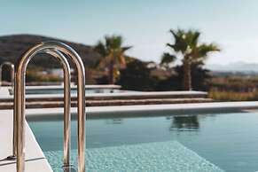 Kouros Blanc Resort & Suites