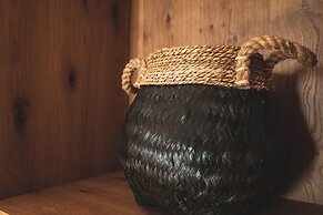 Kouros Blanc Resort & Suites