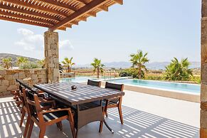 Kouros Blanc Resort & Suites