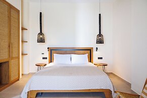 Kouros Blanc Resort & Suites