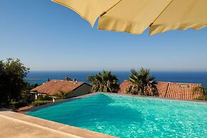 Luxury sea View, With Infinity Pool in Sicily