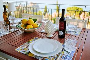 Luxury sea View, With Infinity Pool in Sicily