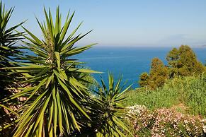Luxury sea View, With Infinity Pool in Sicily