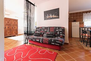 Guincho Typical House I by Homing