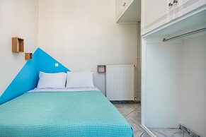 Modern 2 bed Apartment in Downtown of Fira