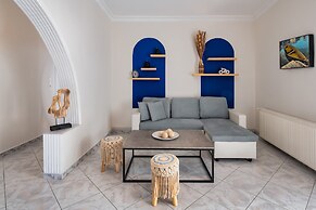 Modern 2 bed Apartment in Downtown of Fira