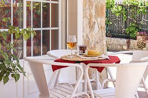 Guincho Typical House II by Homing