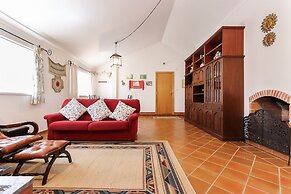 Guincho Typical House II by Homing