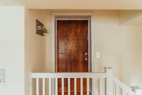 Chic & Pristine 1BR Apt in Marshfield