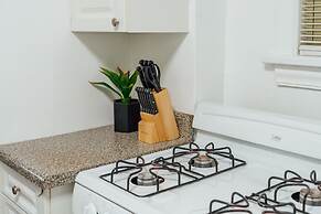 Chic & Pristine 1BR Apt in Marshfield