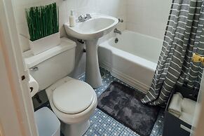 Chic & Pristine 1BR Apt in Marshfield