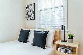 Chic & Pristine 1BR Apt in Marshfield