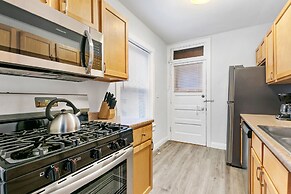 Chicago Vibe 1BR apt near Roscoe Village