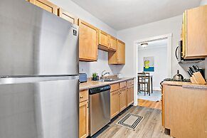 Chicago Vibe 1BR apt near Roscoe Village