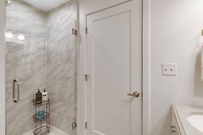 1BR Apt near Pay Parking in West Loop