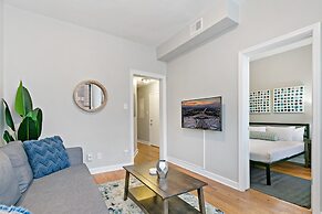 2BR Furnished Apartment in Boystown