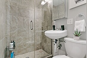 2BR Furnished Apartment in Boystown