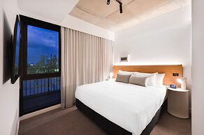 Nesuto Docklands Apartment Hotel