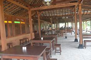 Omah Kloewoeng Resort Kaliurang