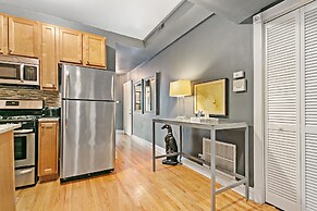 2BR Designer Apt in Festive Boystown