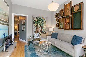 2BR Designer Apt in Festive Boystown