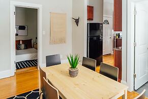 Sophisticated 2BR in Wrigleyville