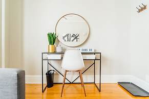 Sophisticated 2BR in Wrigleyville