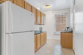 2BR Real Comfy Apt in Wrigleyville