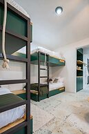 Sleeps 9 Outdoor Space PingPong Table