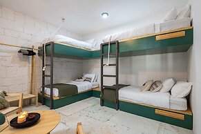 Sleeps 9 Outdoor Space PingPong Table