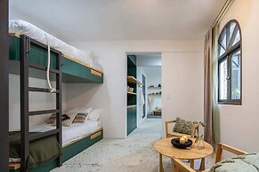 Sleeps 9 Outdoor Space PingPong Table