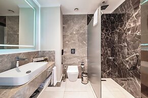 SERENITY QUEEN HOTEL