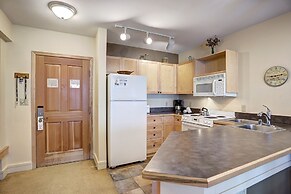 Silver Mill 8200-1br-walk To Slopes! Kids Ski Free! 1 Bedroom Condo by