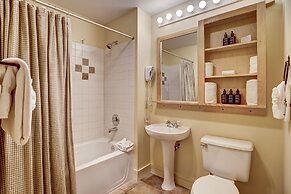 Silver Mill 8200-1br-walk To Slopes! Kids Ski Free! 1 Bedroom Condo by