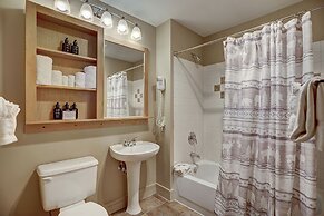 Silver Mill 8260-2br-walk To Slopes! Kids Ski Free! 2 Bedroom Condo by