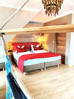 feels Beach Club Hotel