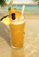 feels Beach Club Hotel