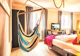 feels Beach Club Hotel