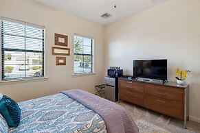 Elm Casita Apts by Redawning