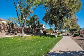 Elm Casita Apts by Redawning