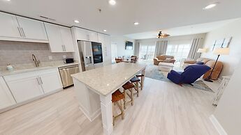 Pier Watch Villas 308 - 6 Bedroom Oceanfront 6 Condo by Redawning