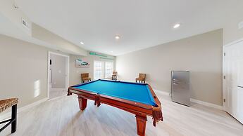 Pier Watch Villas 308 - 6 Bedroom Oceanfront 6 Condo by Redawning