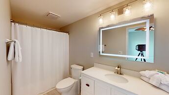 Pier Watch Villas 308 - 6 Bedroom Oceanfront 6 Condo by Redawning