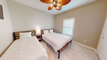 Pier Watch Villas 308 - 6 Bedroom Oceanfront 6 Condo by Redawning