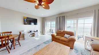 Pier Watch Villas 308 - 6 Bedroom Oceanfront 6 Condo by Redawning